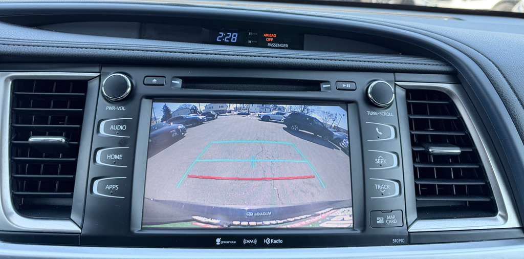 Used 2019 Toyota Highlander XLE AWD/4WD image 40