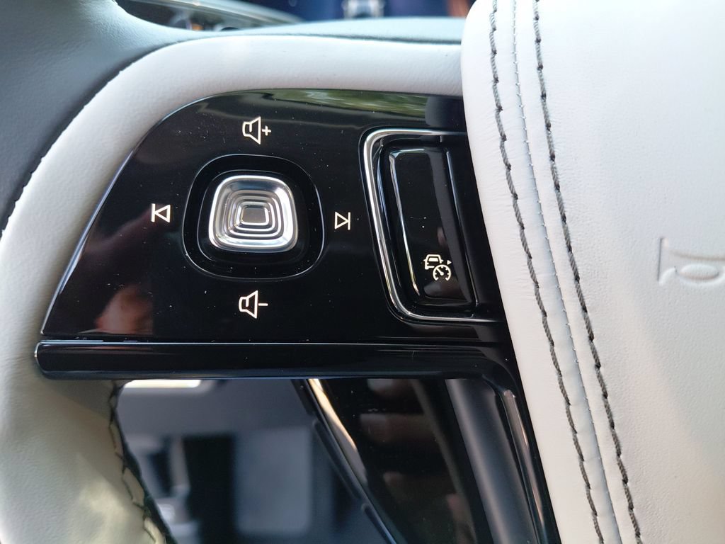 New 2026 Lincoln Aviator AWD image 40
