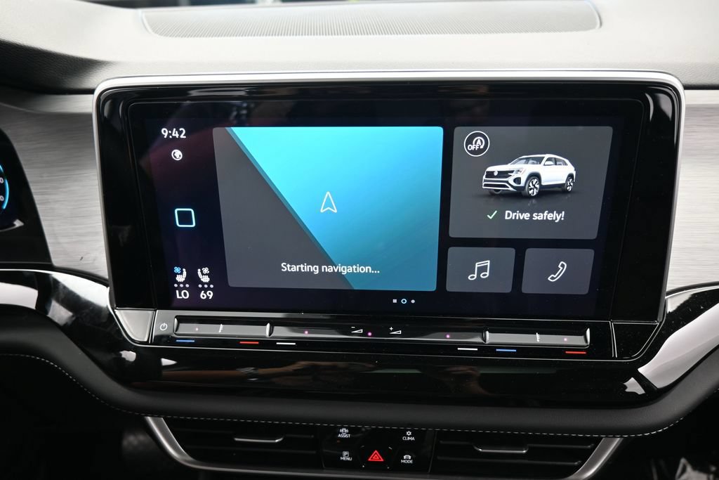 Used 2025 Volkswagen Atlas Cross Sport SE w/ Panoramic Sunroof Package FWD image 27