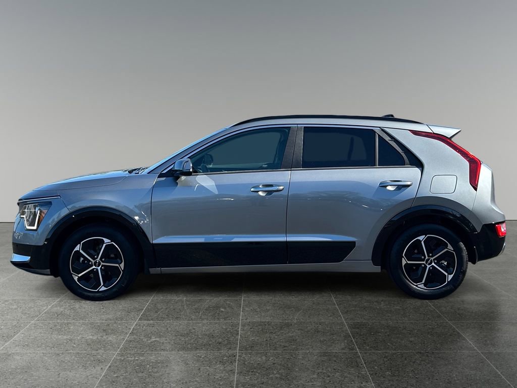 Used 2024 Kia Niro SX image 4