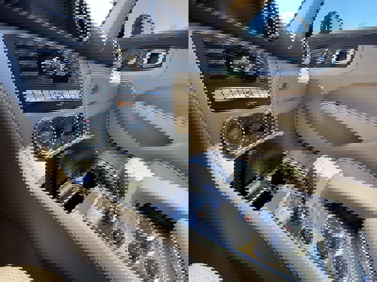 Used 2015 Mercedes-Benz SL 63 AMG w/ Driver Assistance Package image 57