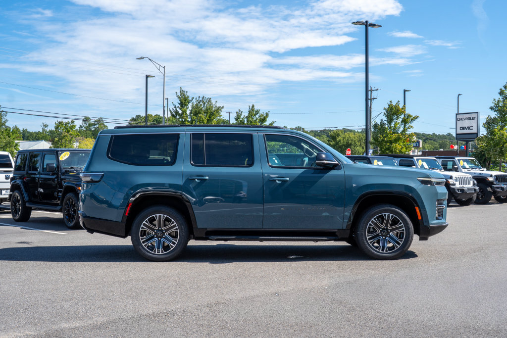 New 2026 Jeep Grand Wagoneer 4WD w/ Premium Group I image 8
