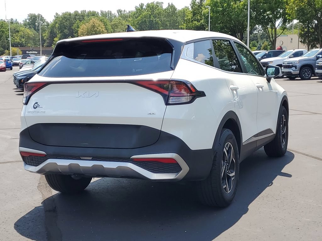 Used 2023 Kia Sportage LX AWD/4WD image 3