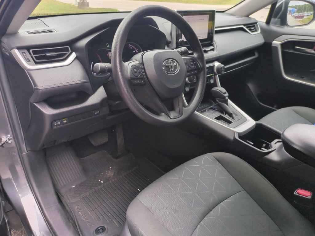 Used 2024 Toyota RAV4 XLE w/ Convenience Package FWD image 17