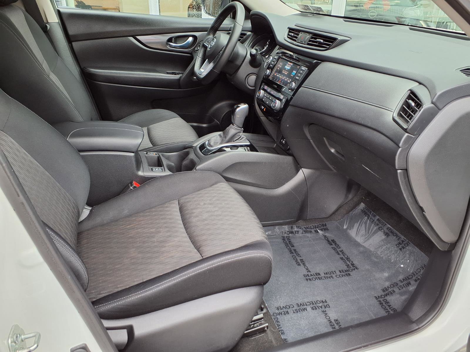 Certified 2018 Nissan Rogue SV image 11