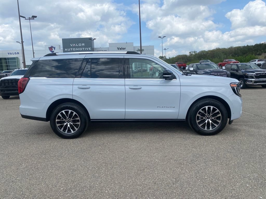 Used 2025 Ford Expedition Platinum AWD/4WD image 7