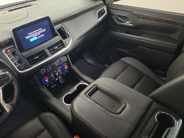 Used 2022 Chevrolet Suburban LT RWD image 12