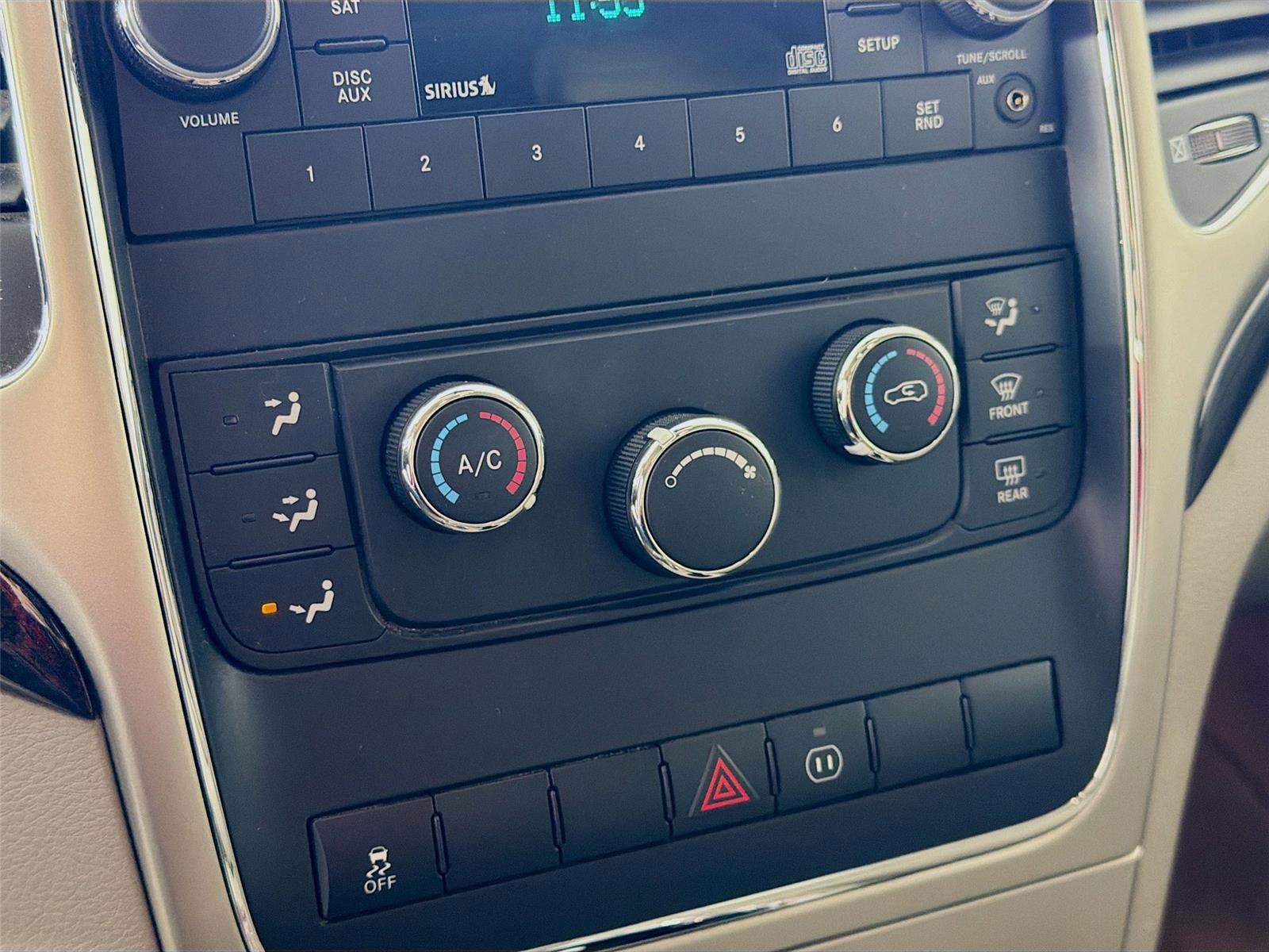 Used 2012 Jeep Grand Cherokee Laredo w/ Laredo E Group image 15