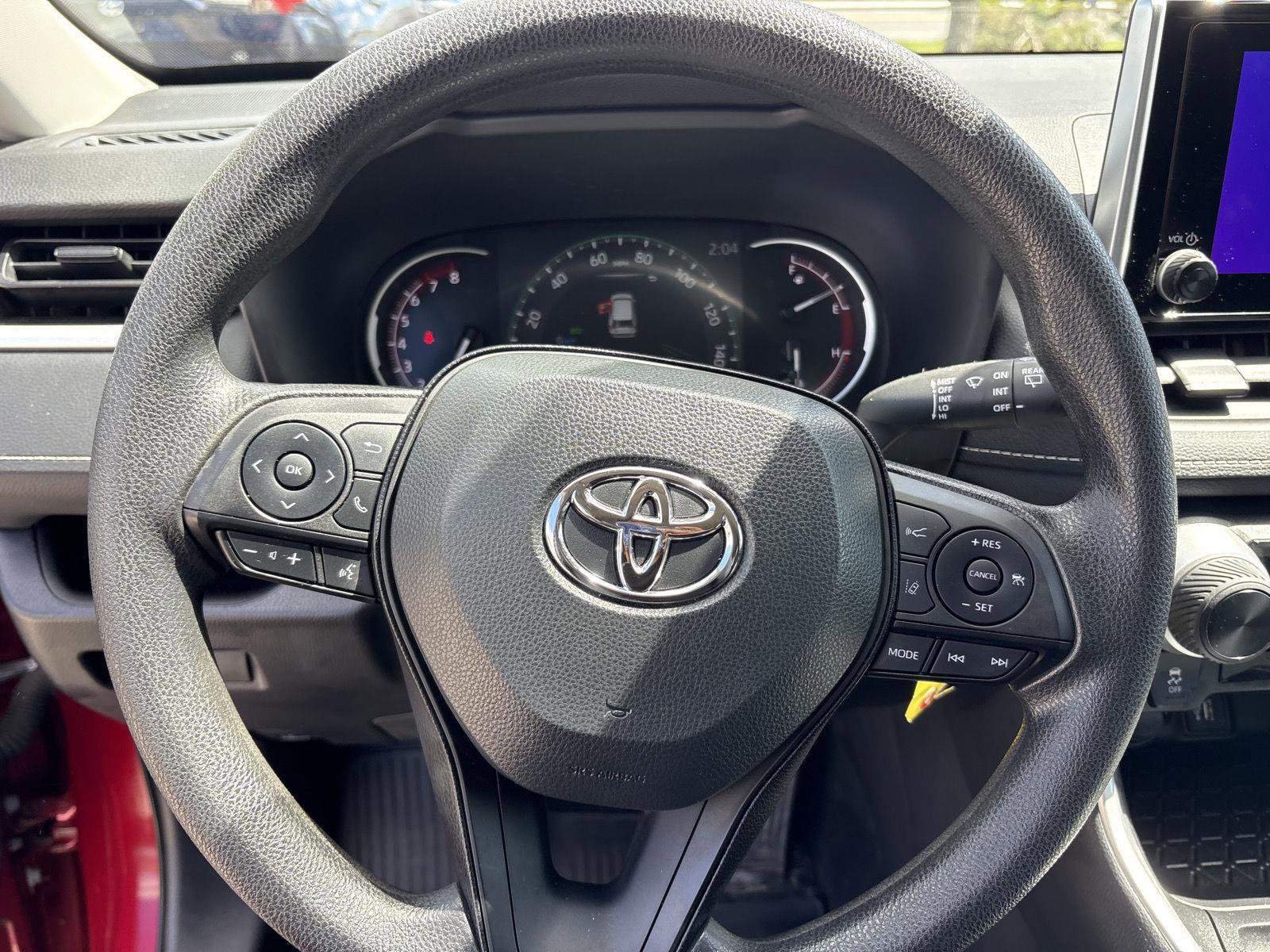 Used 2023 Toyota RAV4 LE AWD/4WD image 11