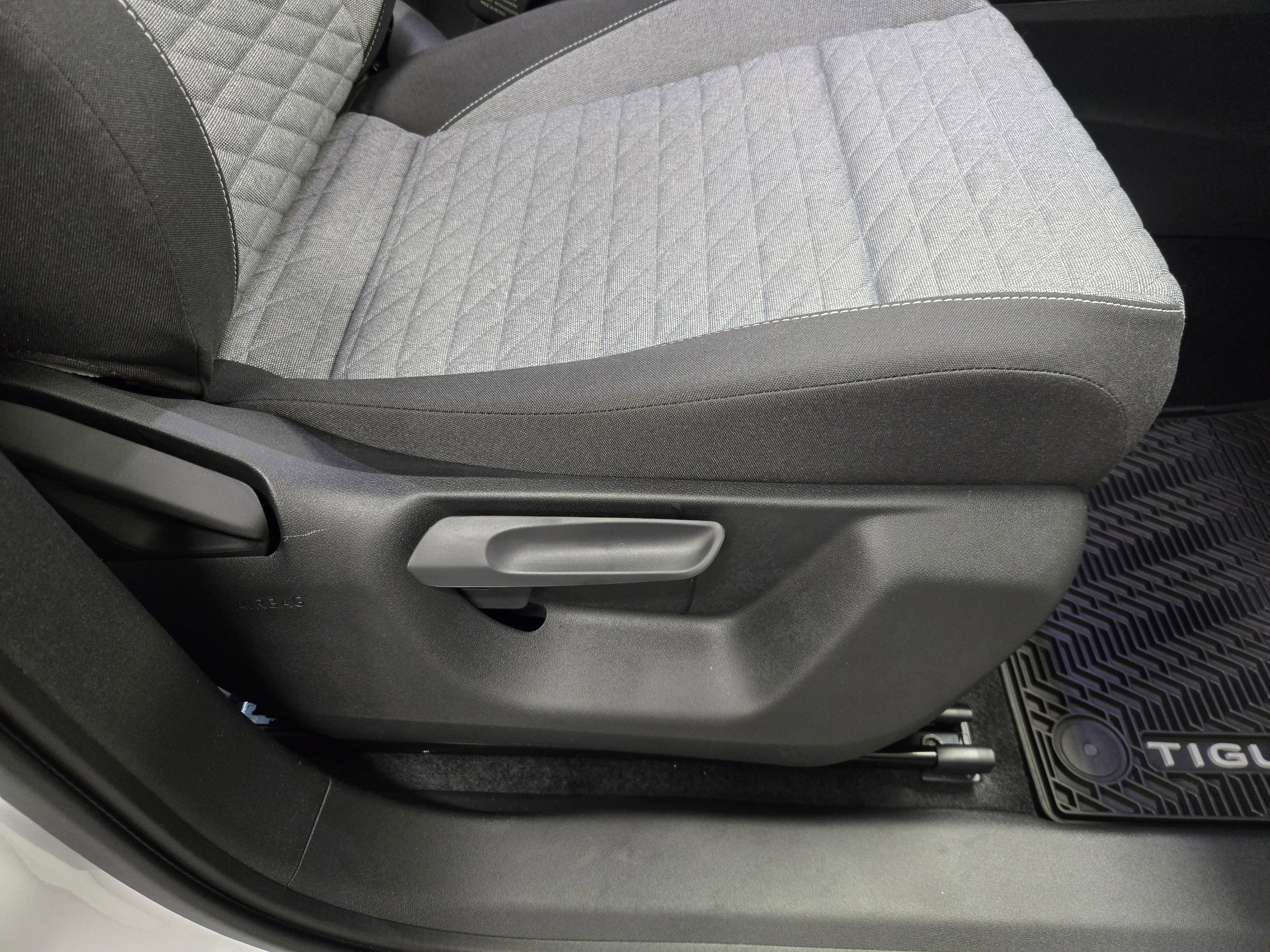 New 2025 Volkswagen Tiguan S image 12