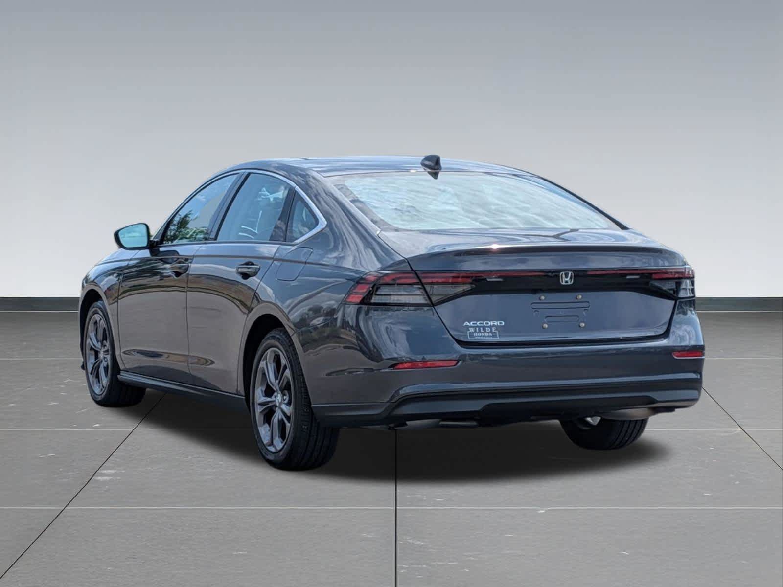 Certified 2023 Honda Accord EX image 3