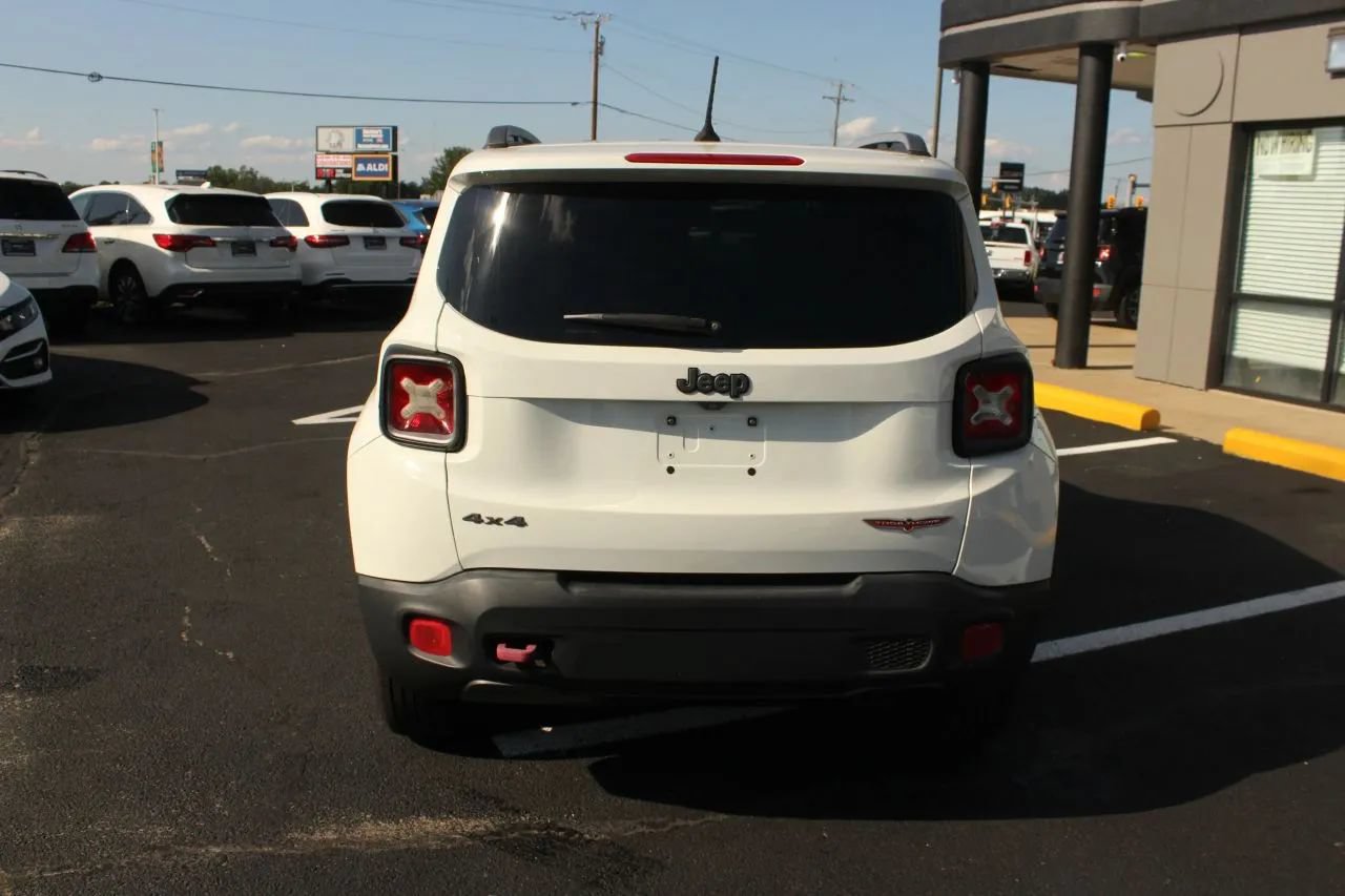 Used 2015 Jeep Renegade Trailhawk AWD/4WD image 6