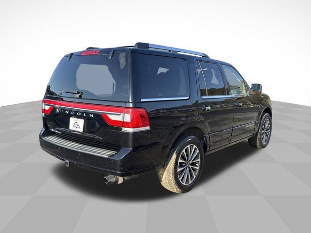 Used 2017 Lincoln Navigator Select RWD image 6