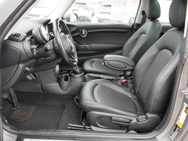 Used 2018 MINI Cooper 2-Door Hardtop w/ Cold Weather Package image 13