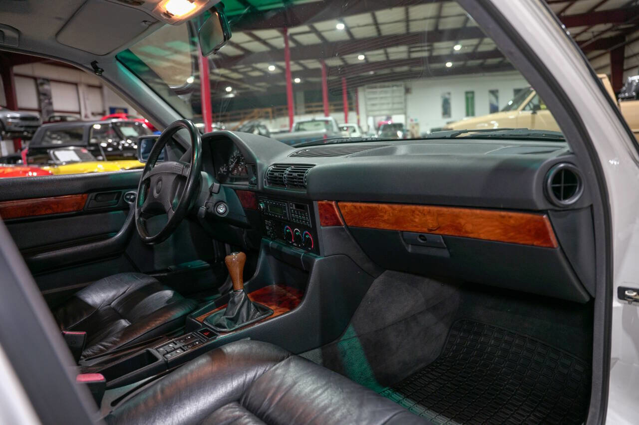 Used 1993 BMW 535i Sedan image 36