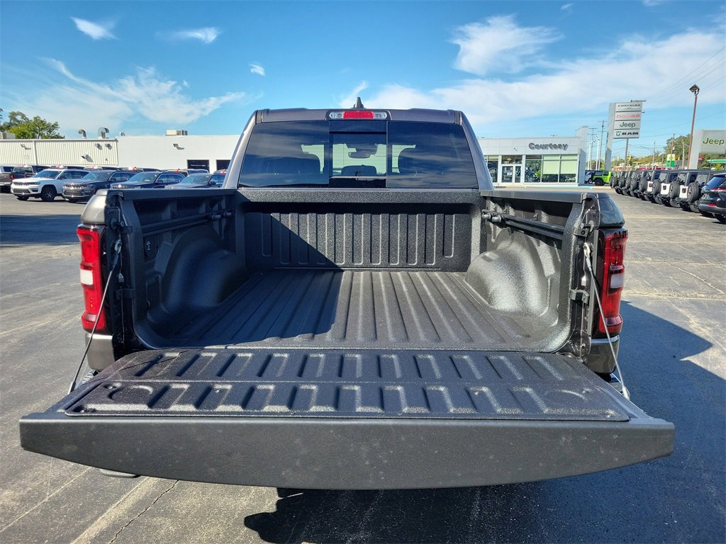 New 2026 RAM 1500 4x4 Crew Cab image 22