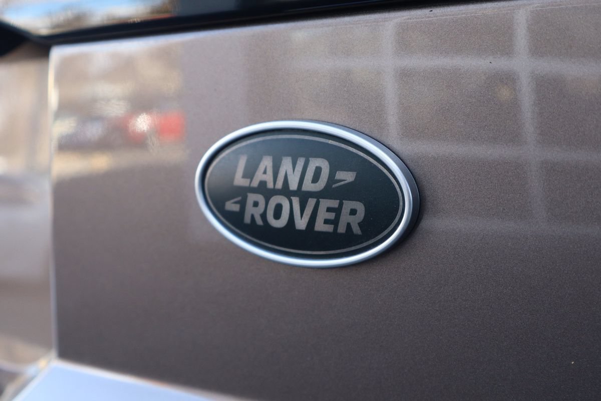 Used 2018 Land Rover Range Rover Sport SE AWD/4WD image 27