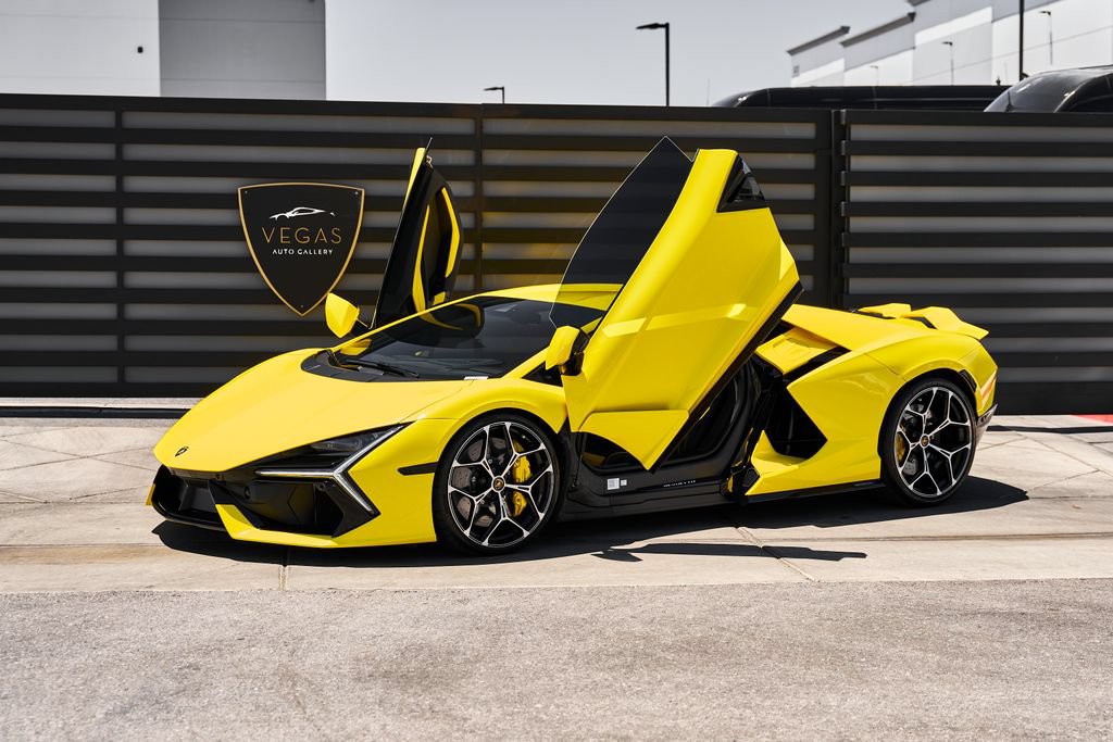 Used 2026 Lamborghini Revuelto AWD/4WD image 5