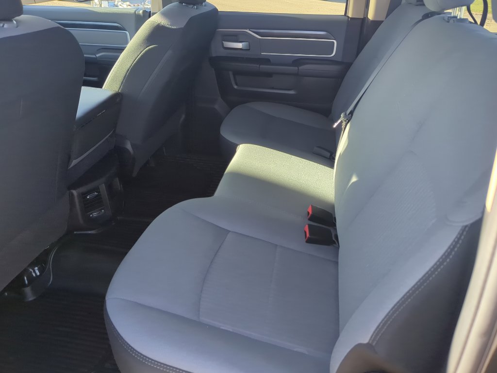 Used 2020 RAM 3500 Big Horn image 21