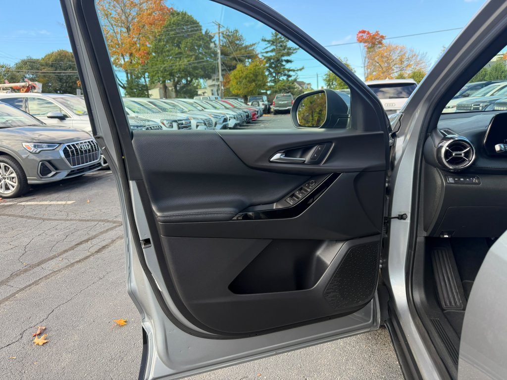 Used 2026 Chevrolet Equinox LT AWD/4WD image 10