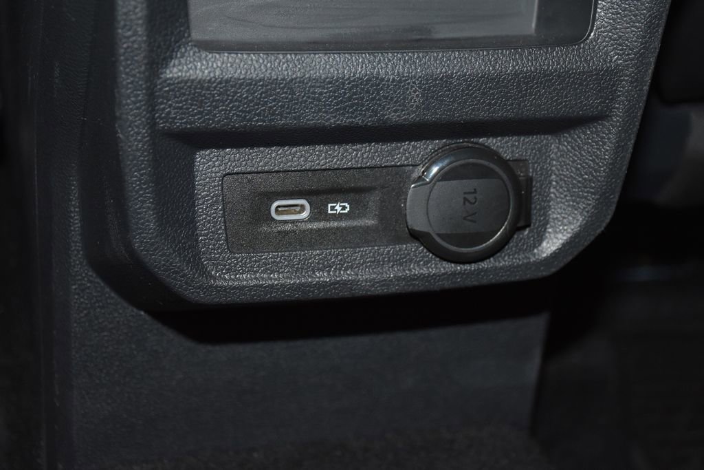 Used 2024 Volkswagen Tiguan SE R-Line image 30