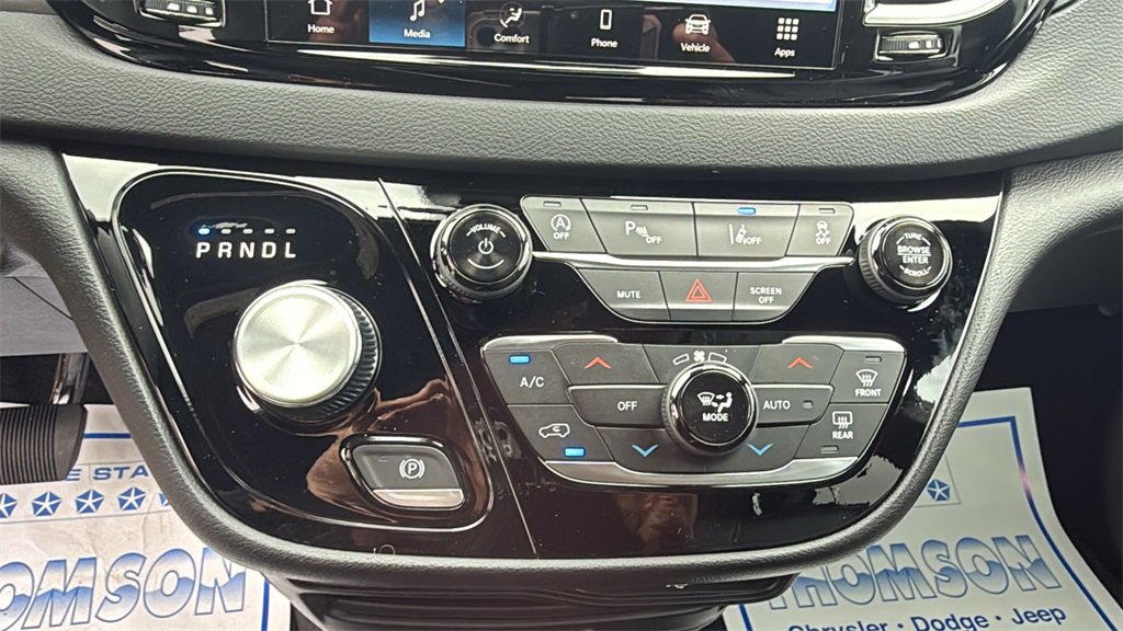 New 2026 Chrysler Voyager LX image 25