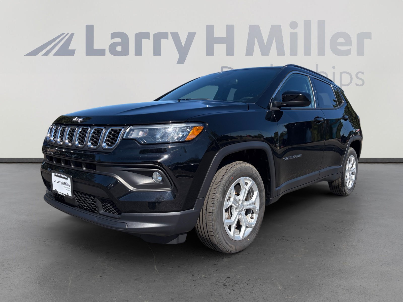 Used 2024 Jeep Compass Latitude AWD/4WD video 1