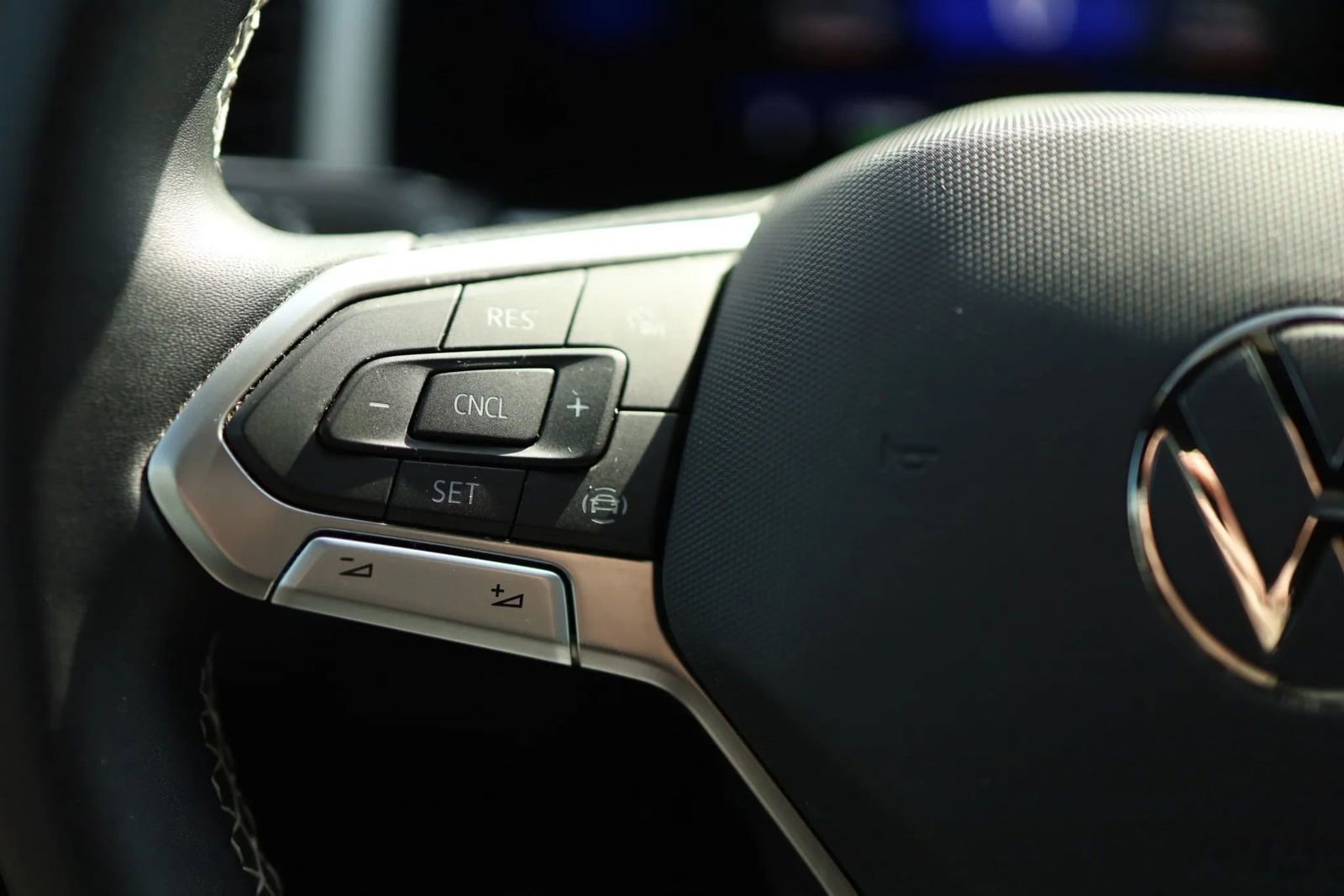 Used 2022 Volkswagen Atlas Cross Sport SE image 21