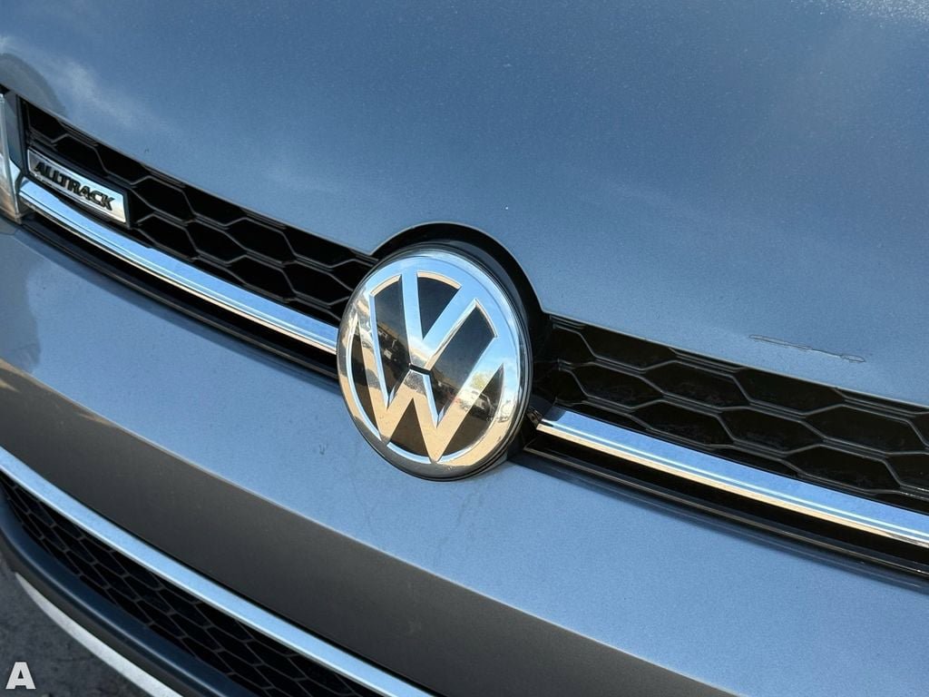 Used 2019 Volkswagen Golf Alltrack S image 7