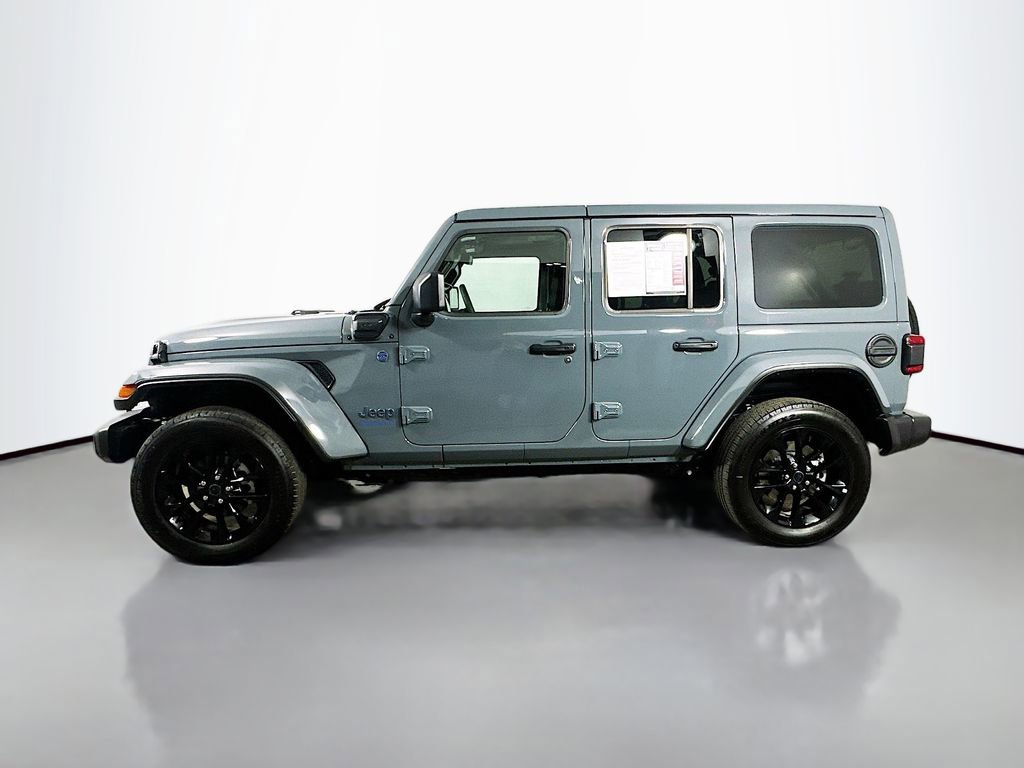 Used 2025 Jeep Wrangler Unlimited Sahara w/ Safety Group image 5