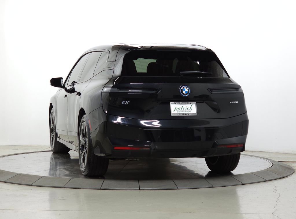 Used 2023 BMW iX xDrive50 w/ Premium Package image 5