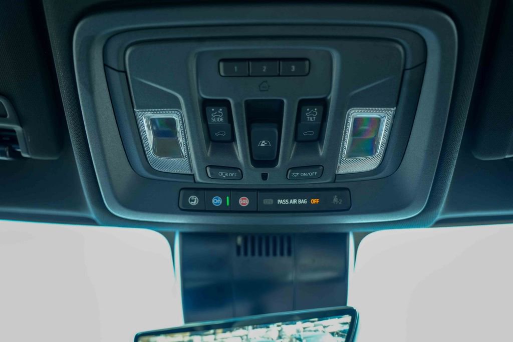 Used 2025 GMC Sierra 2500 AT4 w/ AT4 Premium Plus Package AWD/4WD image 31