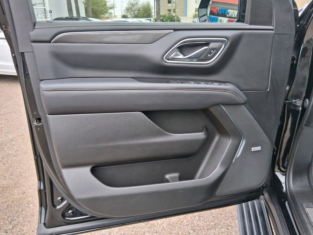 Used 2023 GMC Yukon XL AT4 w/ AT4 Premium Package image 12