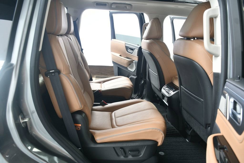 Used 2025 INFINITI QX80 Sensory image 35