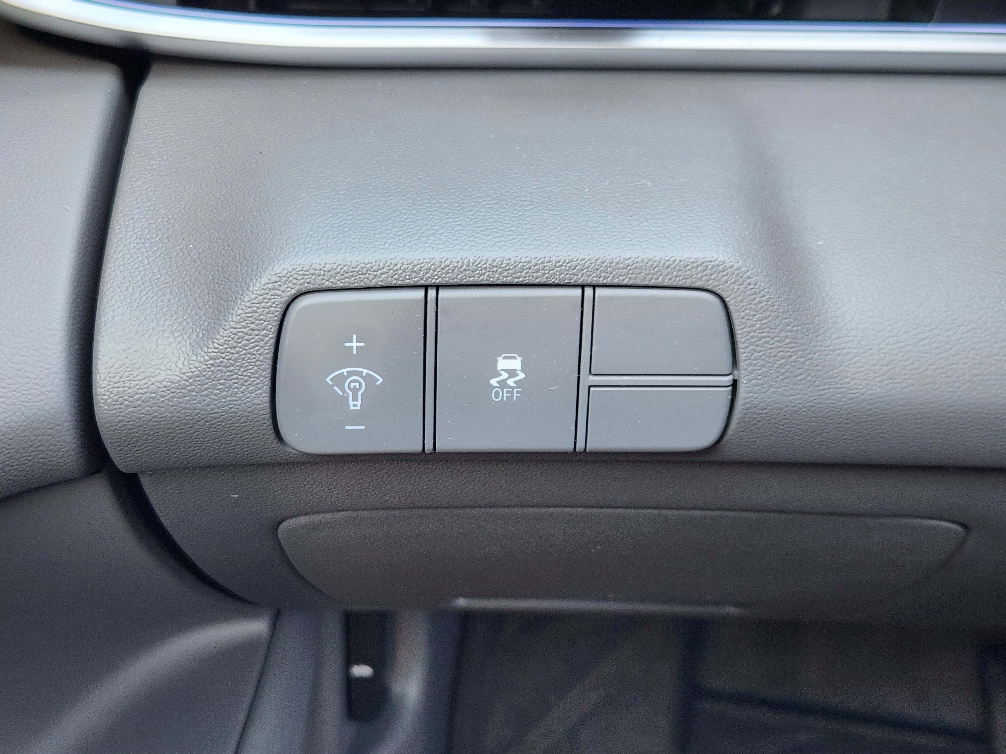 Certified 2024 Hyundai Elantra SEL image 26