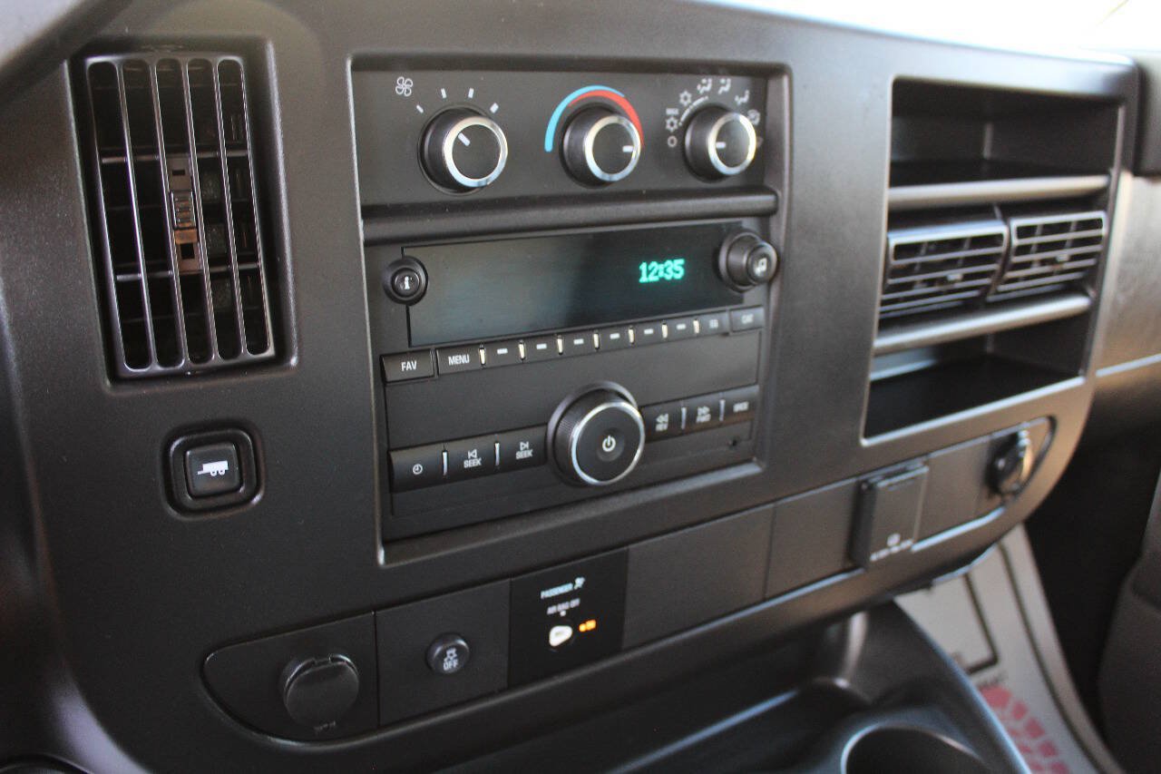 Used 2023 GMC Savana 3500 RWD image 13
