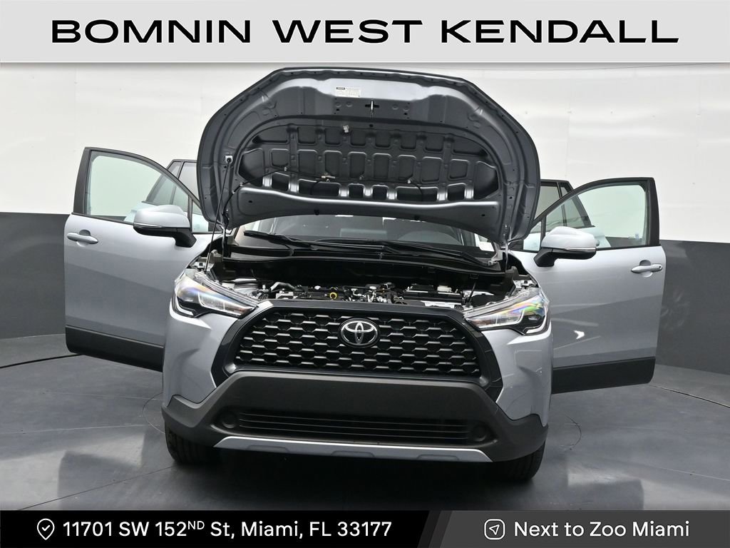 Used 2024 Toyota Corolla Cross LE image 34