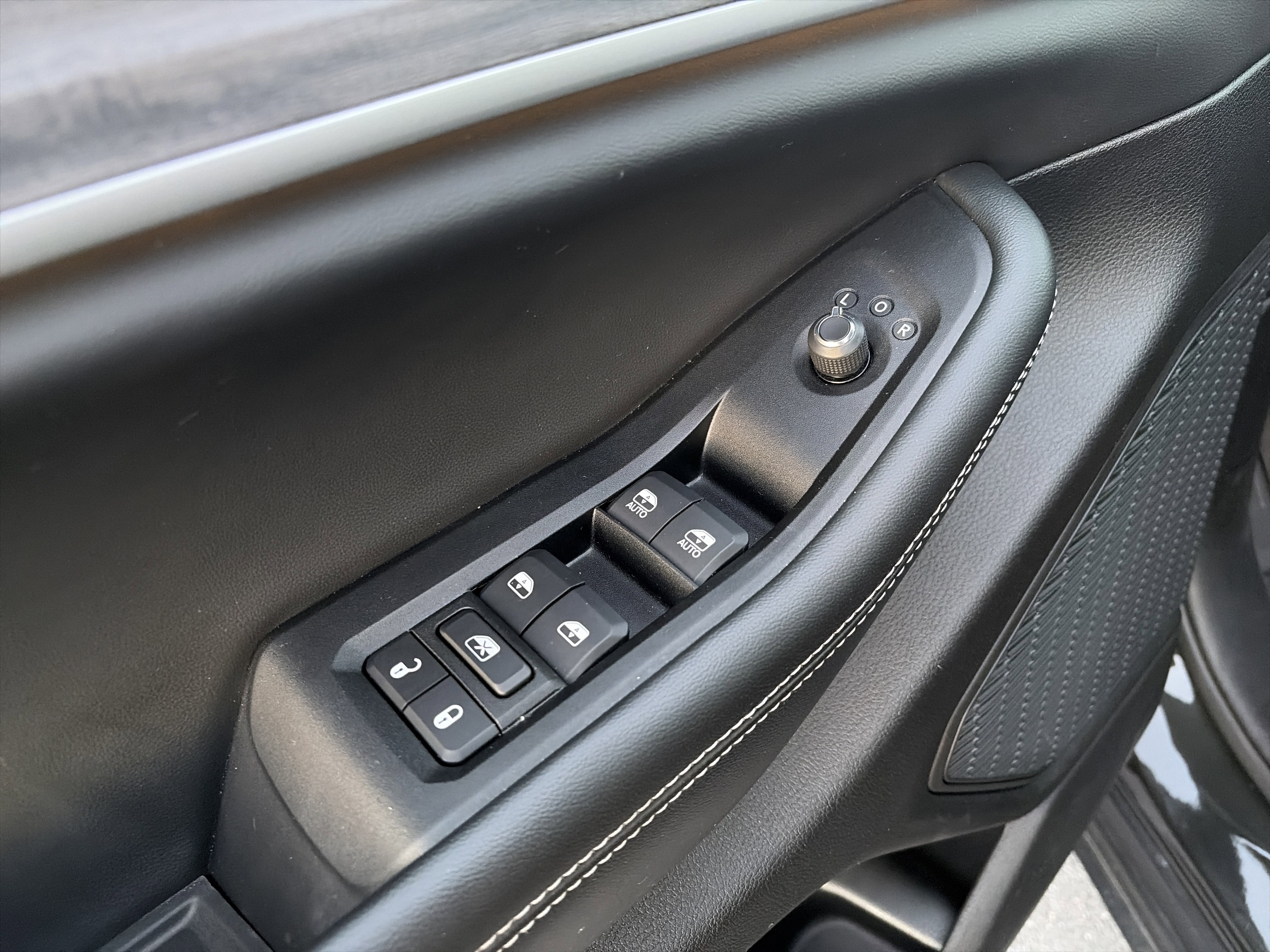 Used 2023 Jeep Grand Cherokee L Limited image 17