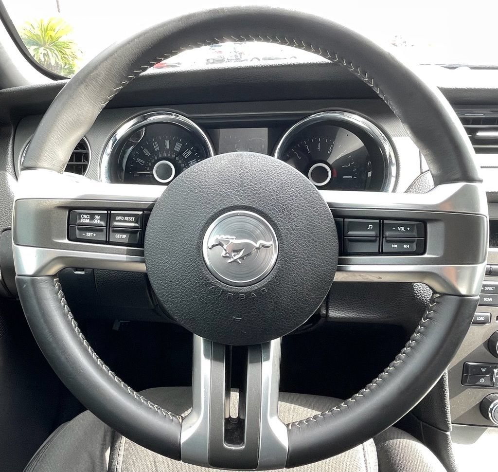 Used 2014 Ford Mustang Coupe RWD image 16
