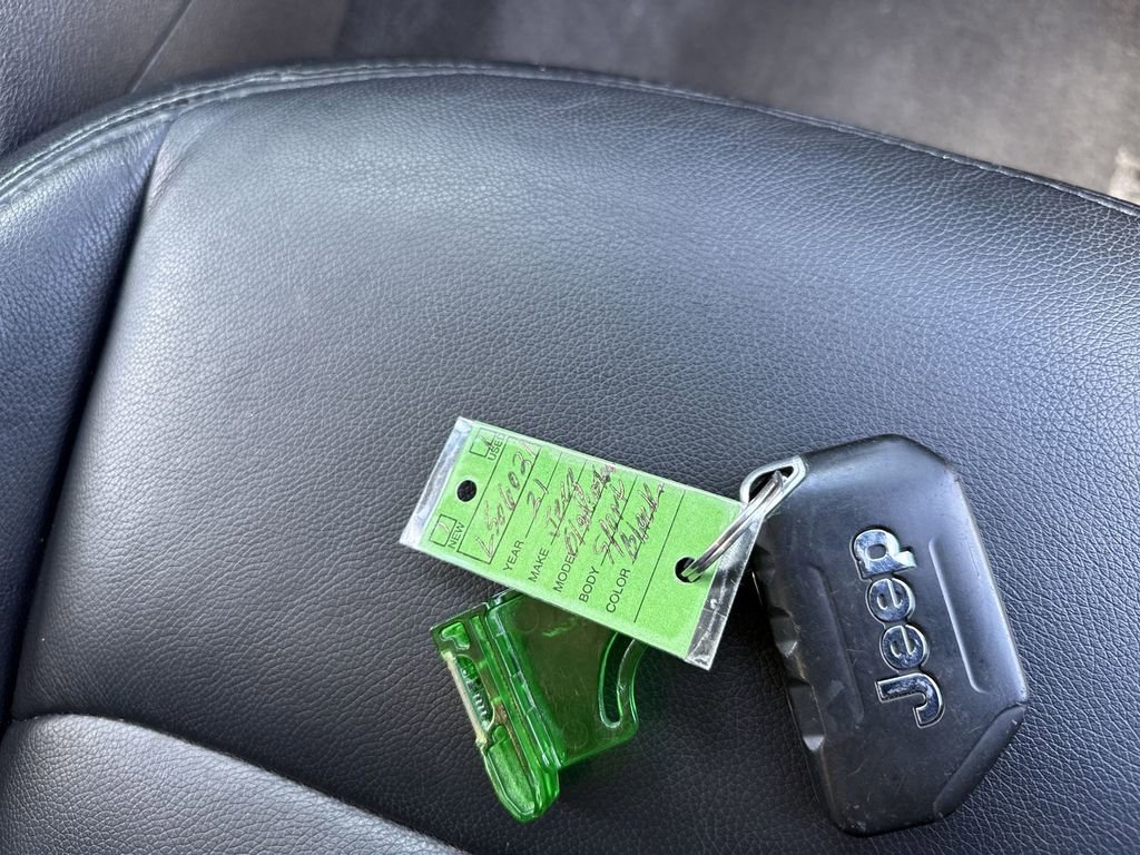 Used 2021 Jeep Gladiator Sport w/ Trailer Tow Package image 23