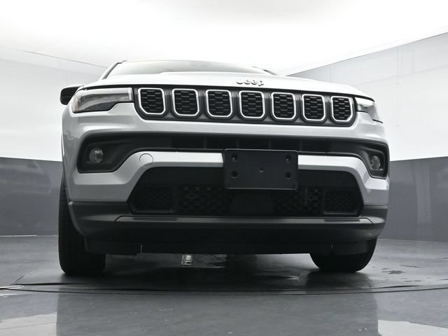 Used 2024 Jeep Compass Latitude AWD/4WD image 24