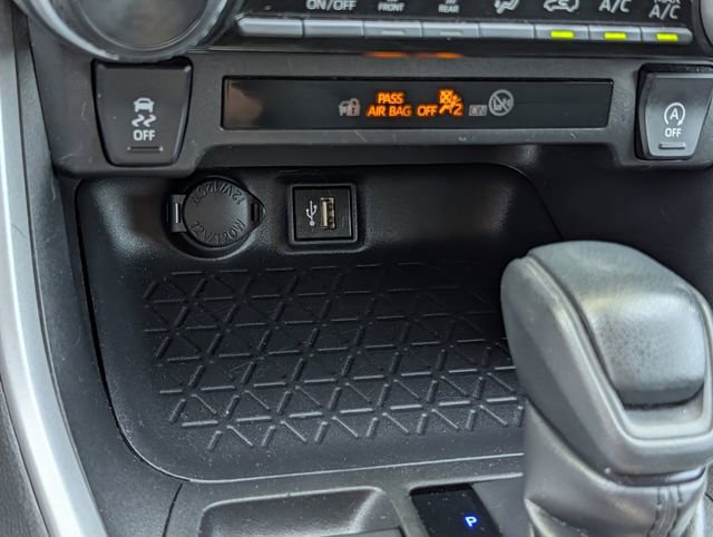 Used 2024 Toyota RAV4 LE image 17