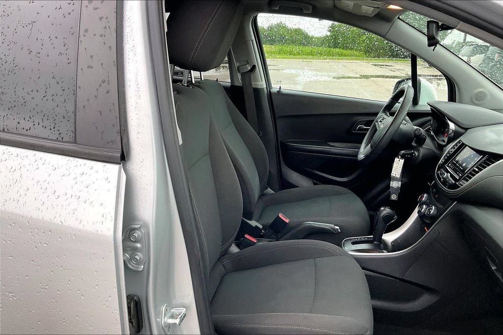 Used 2022 Chevrolet Trax LS w/ Tint and Cruise Package FWD image 30