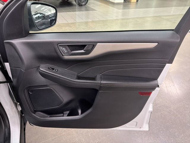 Used 2022 Ford Escape S image 11