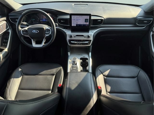 Used 2022 Ford Explorer XLT w/ Equipment Group 202A AWD/4WD image 10