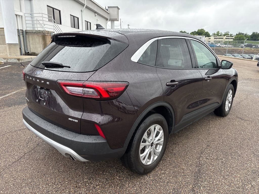 Used 2023 Ford Escape Active w/ Tech Pack #1 AWD/4WD image 7