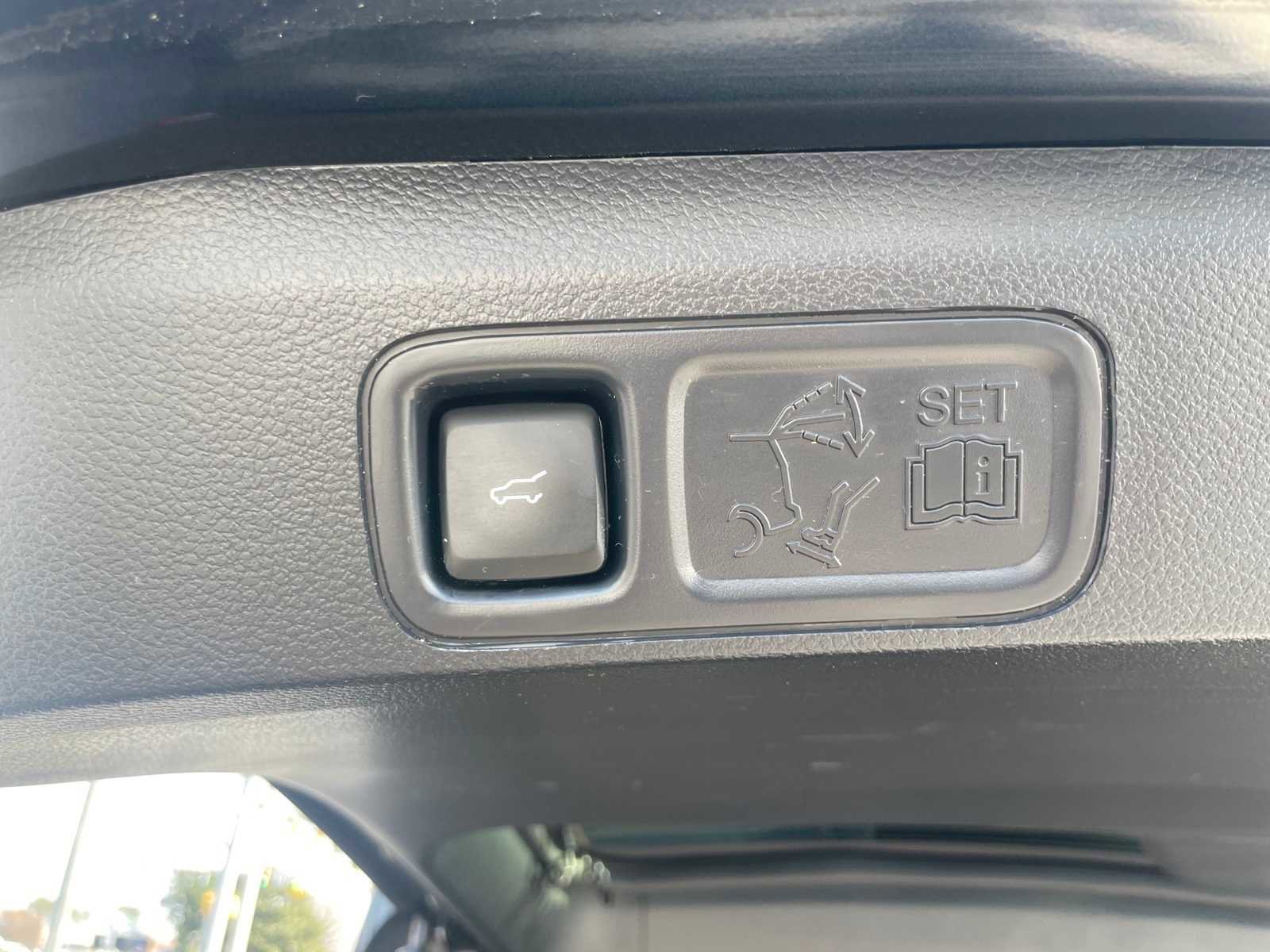 Used 2023 Ford Expedition Max Limited image 26