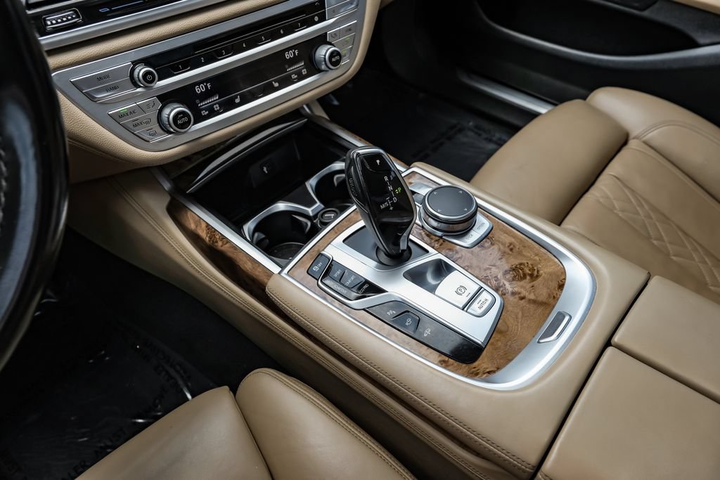 Used 2019 BMW 750i xDrive w/ M Sport Package AWD/4WD image 26