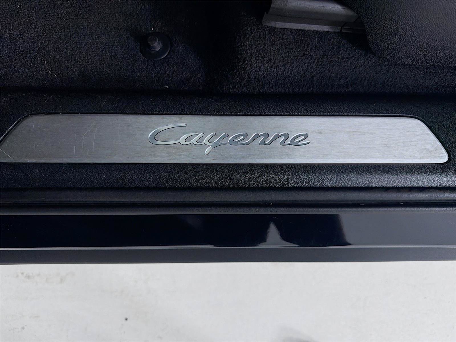 Certified 2023 Porsche Cayenne w/ Premium Package AWD/4WD image 10