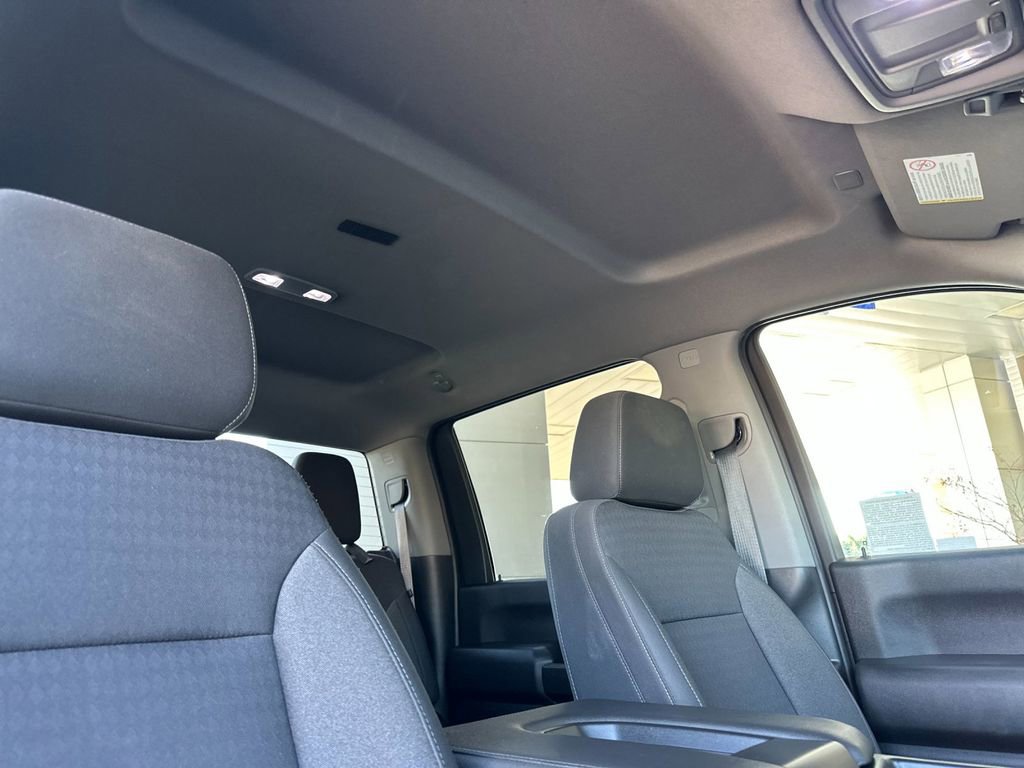 Used 2022 Chevrolet Silverado 2500 Custom w/ Custom Convenience Package image 15